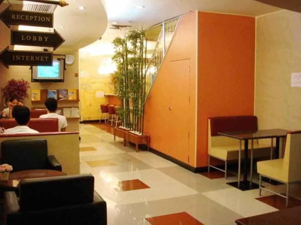 Hotel Regent Silom Bangkok Exterior foto
